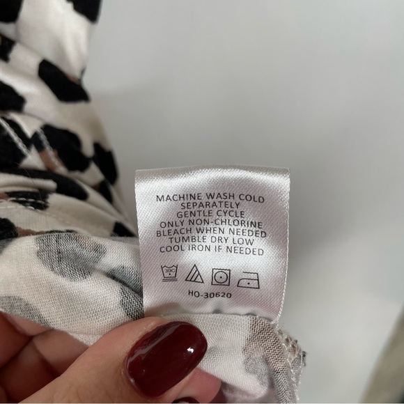 Mudpie Leopard Print V-Neck Top Small - Picture 5 of 5